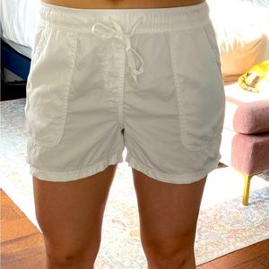 C&C California white shorts size S (EUC)